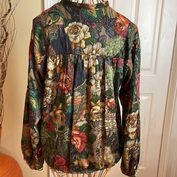 Johnny Was 🔥sale🔥 blouse with parrots. Fall colors - Picture 6 of 10